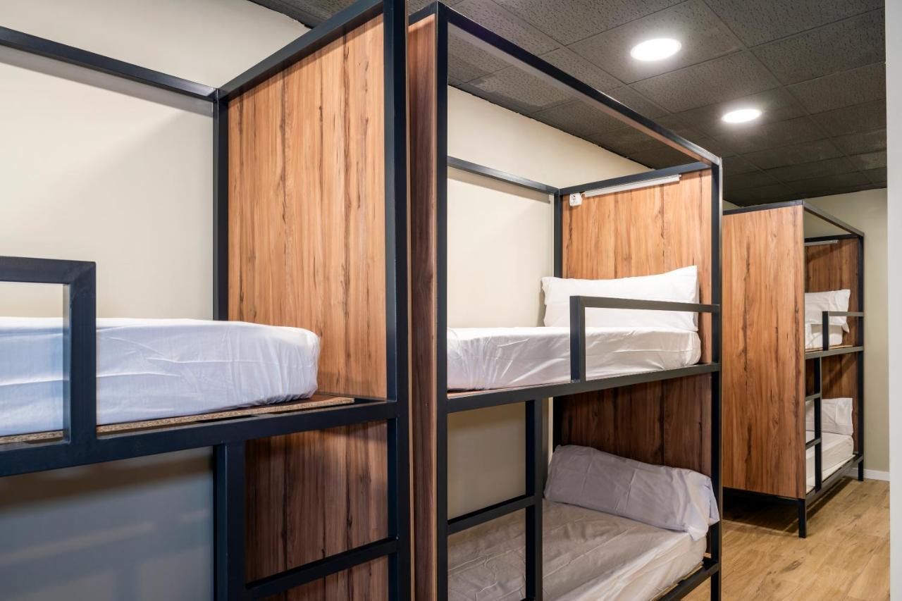 Cama en habitación compartida mixta de 10 camas