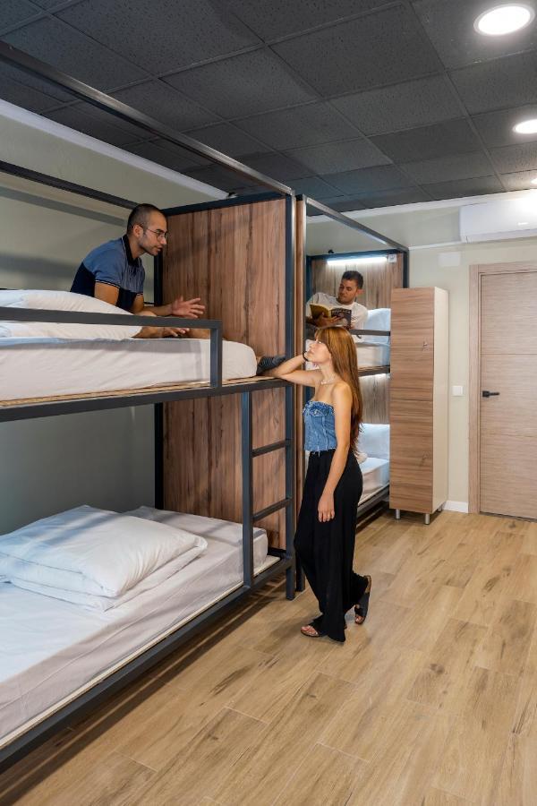 Bed 12-Bed Mixed Dormitory Room